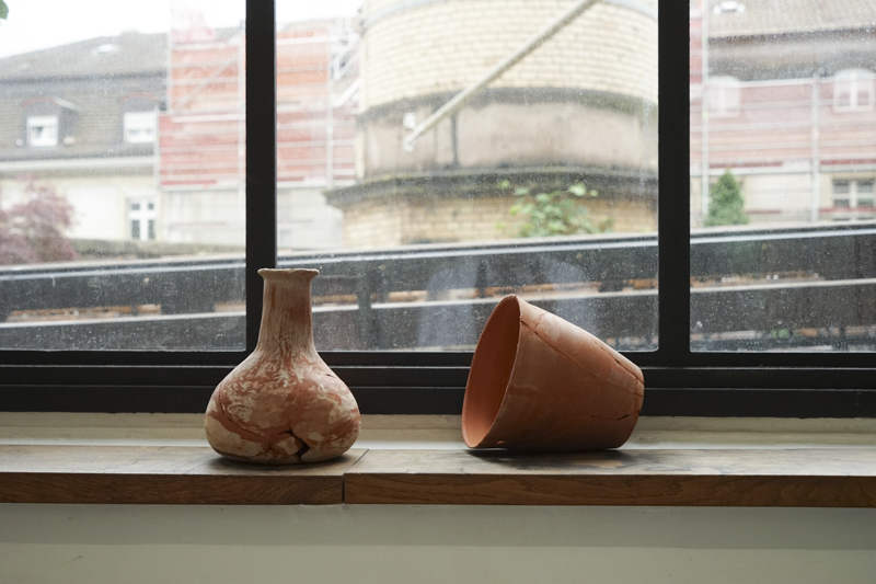 Pre-broken Vase (Tainan, M) & Pre-broken Pot (Tainan, M)